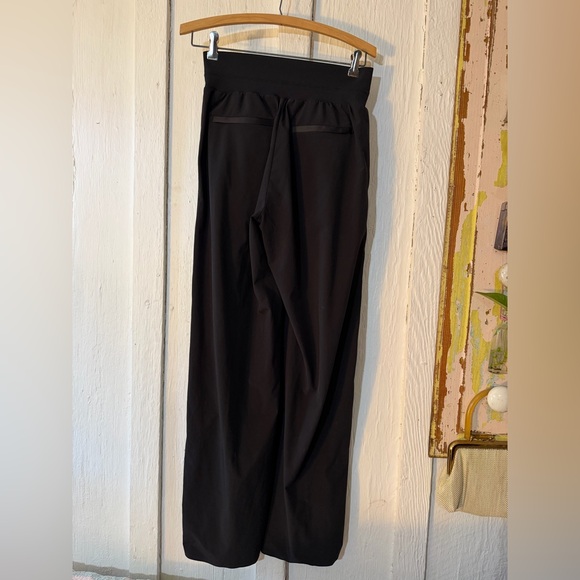 Athleta Nolita Wide Leg Pants in Black: Size 6 - Picture 5 of 11